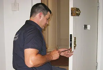 Waterbury Lock And Locksmith Waterbury, CT 203-651-6685 - Expert-20Locksmith